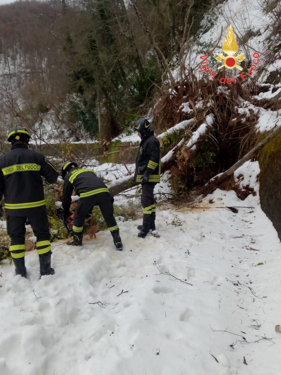 Maltempo, disagi per la neve nel catanzarese