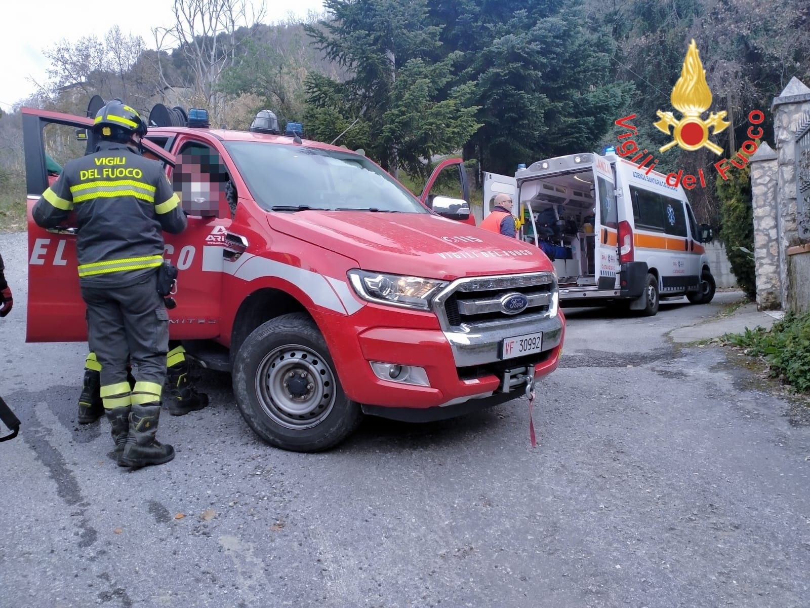 Lamezia, donna cade in dirupo, soccorsa e portata in ospedale