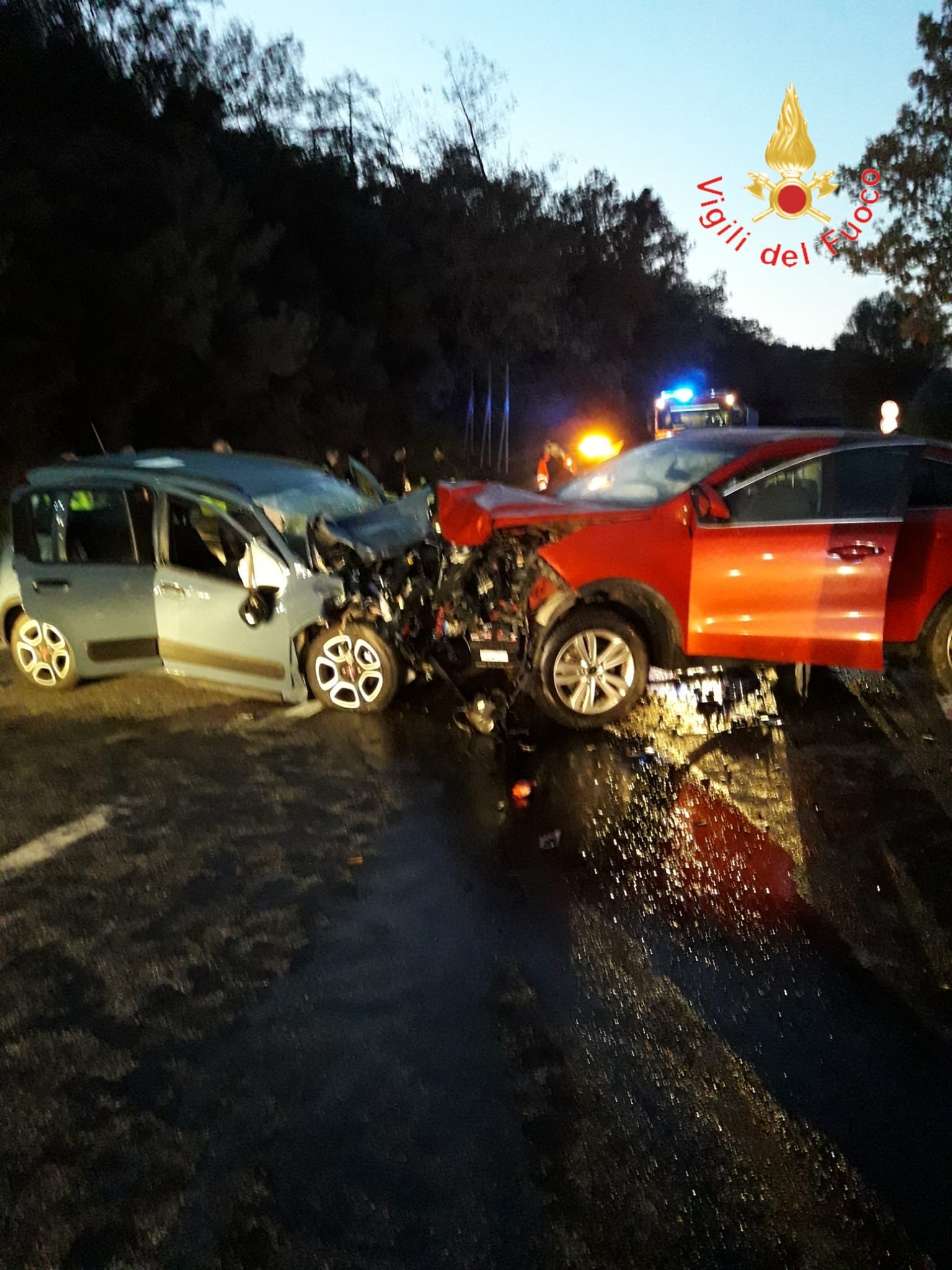 Incidente stradale nel crotonese, una vittima e quattro feriti