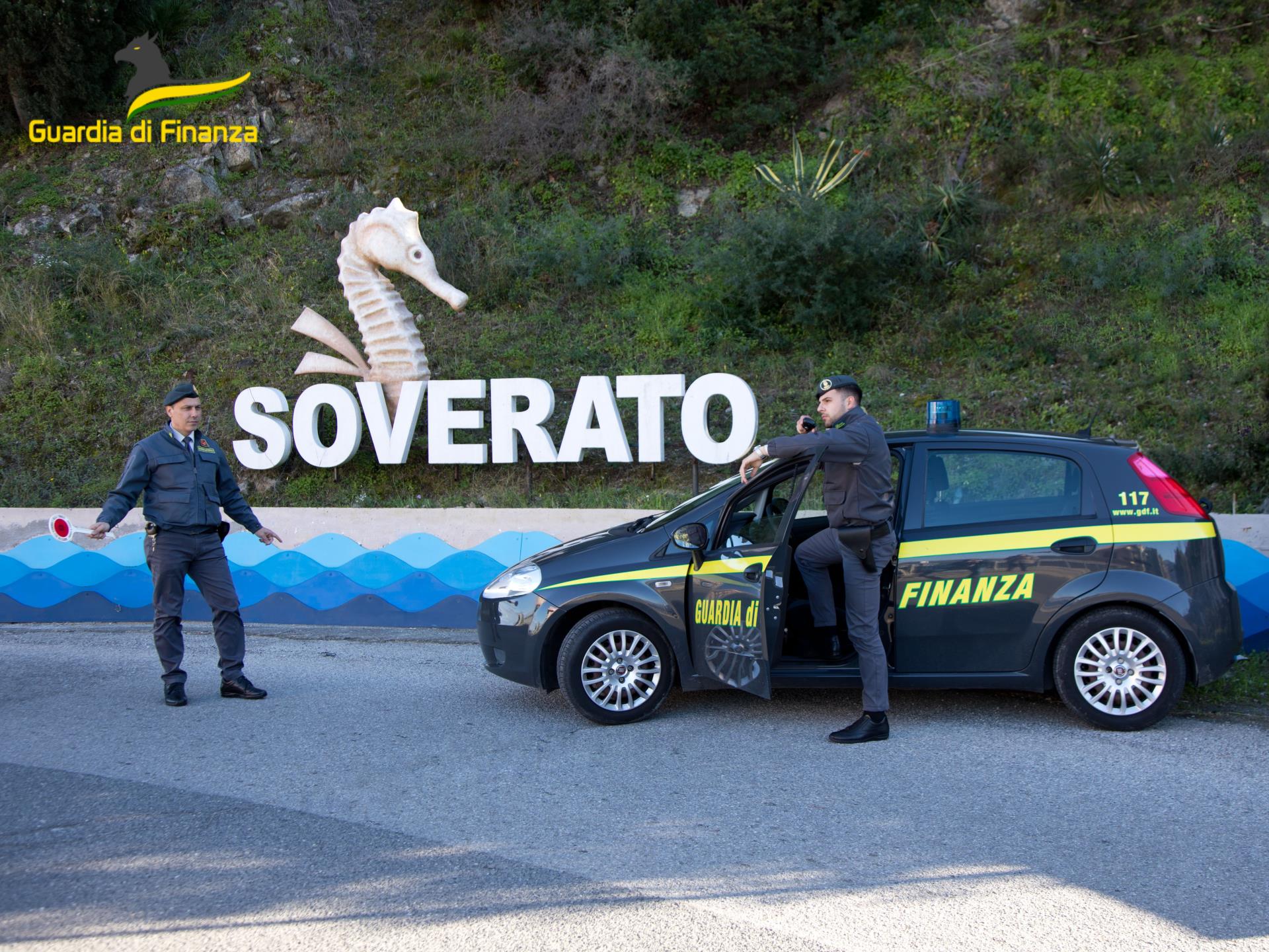 Contrasto al lavoro nero, Gdf individua locale a Soverato con 10 persone non regolari