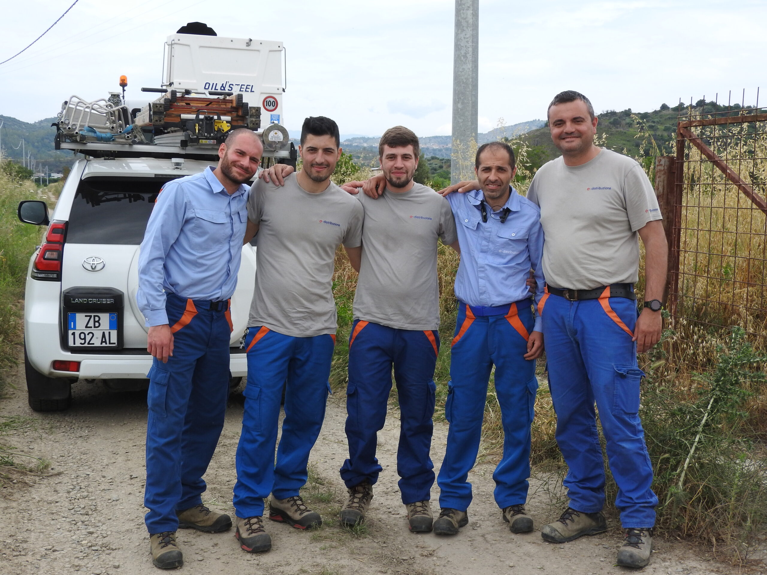 Valle del Neto: messa in sicurezza una linea elettrica e installata una piattaforma nido per favorire la nidificazione della Cicogna bianca