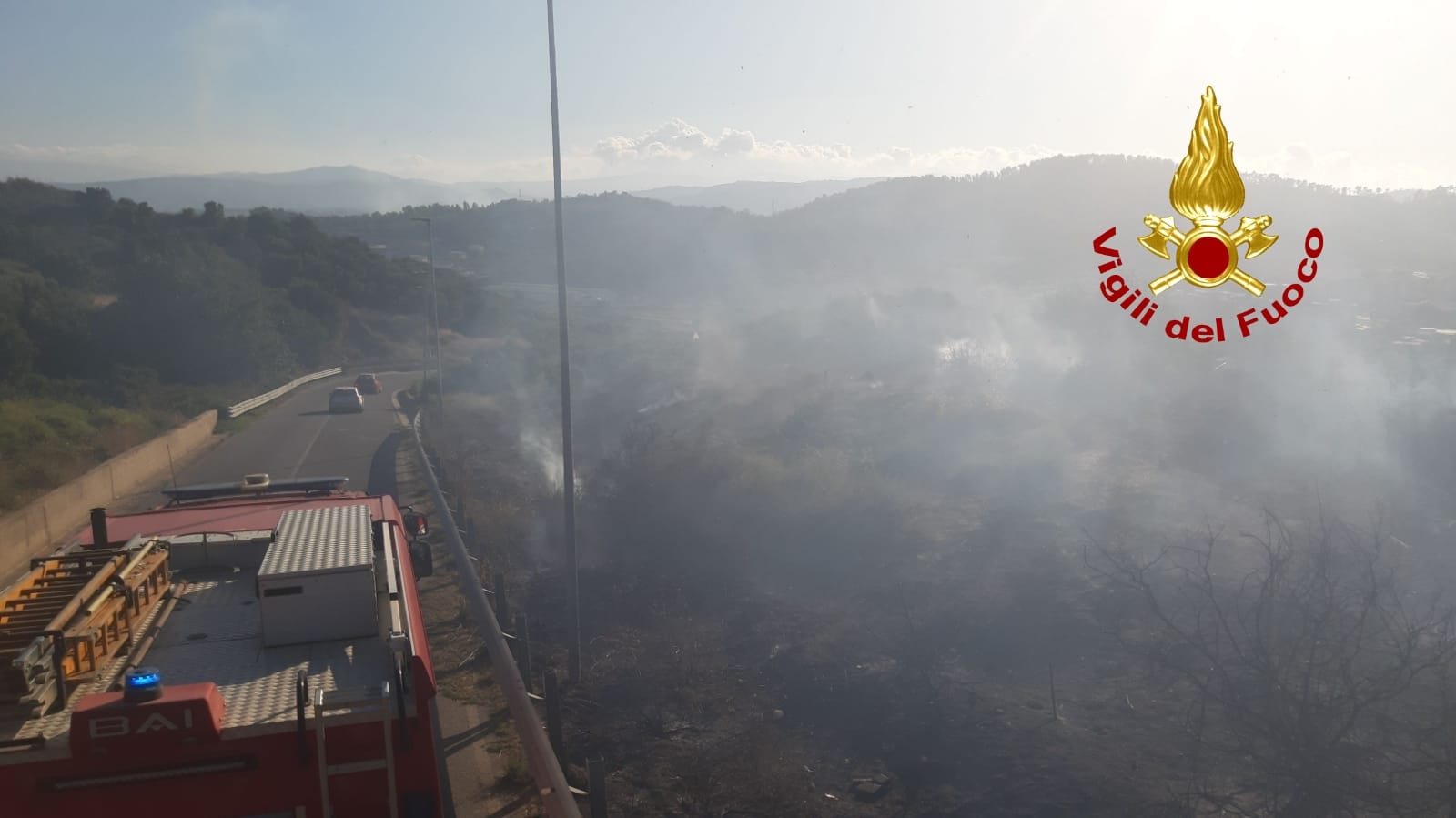 Numerosi incendi di vegetazione nel catanzarese, rogo anche a Scordovillo