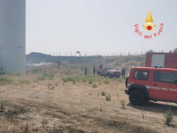 Numerosi incendi di vegetazione nel catanzarese, rogo anche a Scordovillo