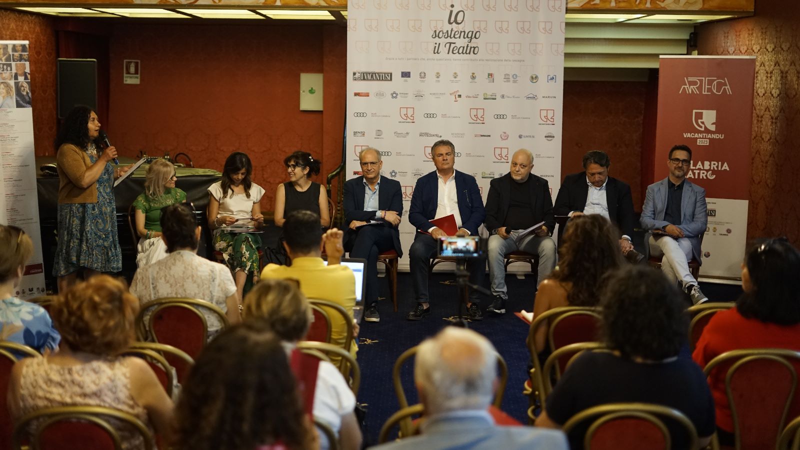 Lamezia, presentata la nuova stagione teatrale 2023/24 de I Vacantusi, dal 15 luglio la campagna abbonamenti