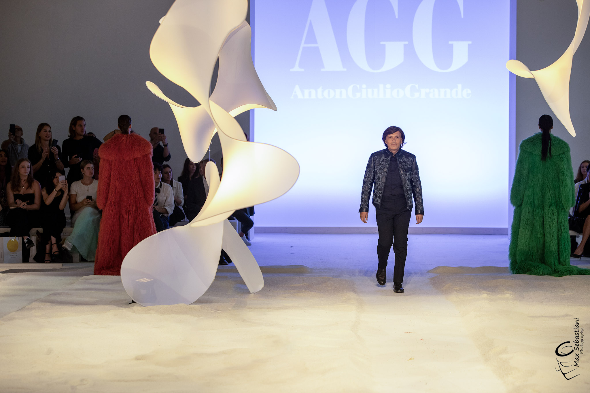 Anton Giulio Grande trionfa alla Milano Fashion Week