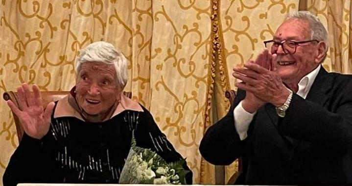 La Regione consegna targa ai "Nonni di Calabria", a dicembre festeggeranno 77 anni di matrimonio