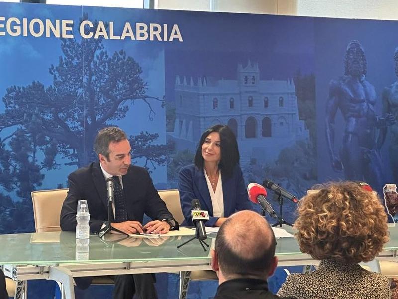 Caro scuola, Occhiuto e Princi illustrano il provvedimento destinato a 36mila studenti calabresi