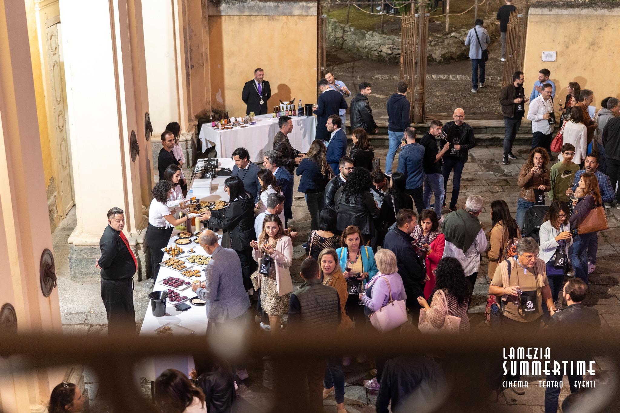 Centinaia di presenze, tra curiosi, appassionati ed estimatori per la decima edizione del Lamezia Wine Fest