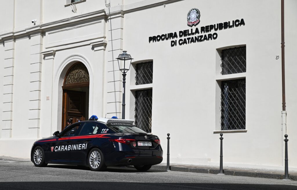 Giulia Carabinieri Procura Catanzaro