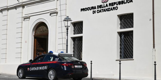 Giulia Carabinieri Procura Catanzaro