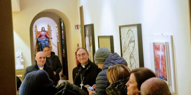 Mons. Parisi Visita Sezione Arte Contemporanea Museo Diocesano