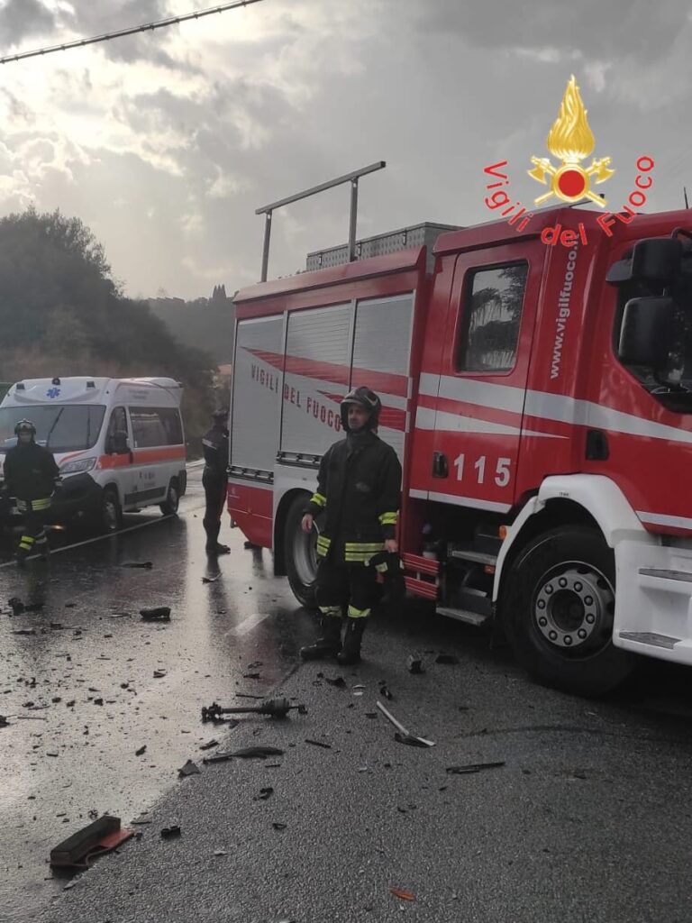 Tragico incidente stradale a Montauro, morti 4 giovani e un ferito grave