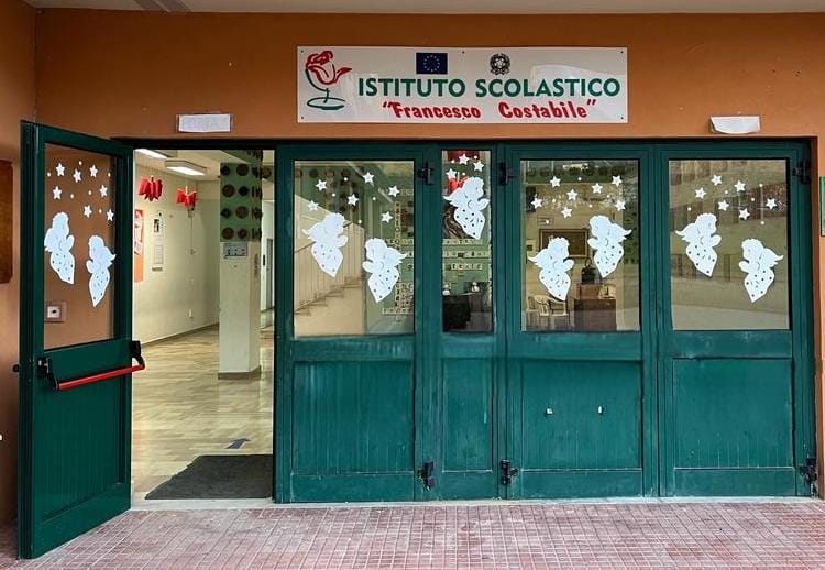 Lamezia Terme, l'IC Nicotera Costabile presenta l'offerta formativa della scuola primaria a tempo pieno del plesso Savutano