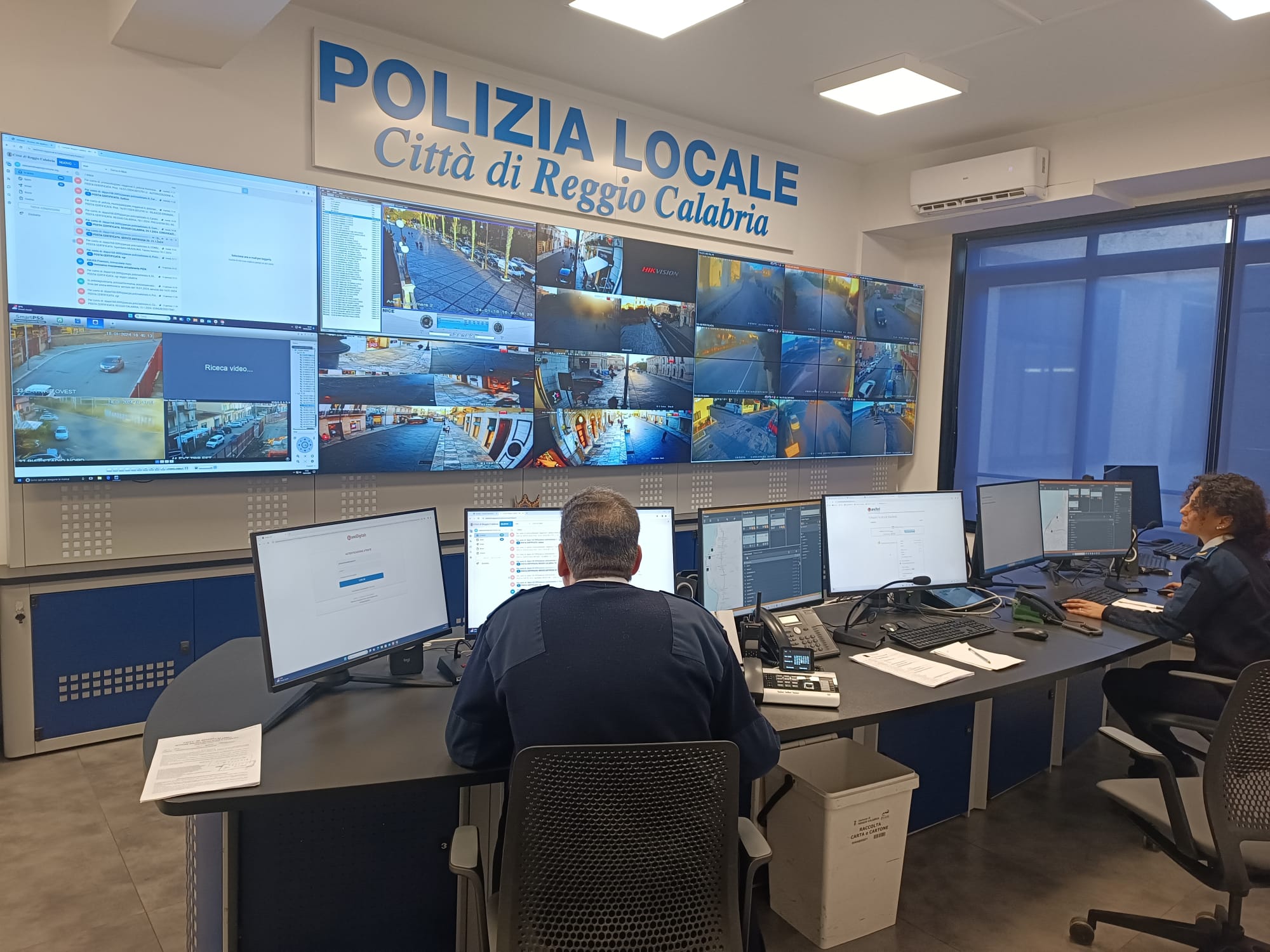 Illustrato il report operativo 2023 della Polizia locale di Reggio Calabria, da oggi attivi la Nuova centrale operativa e il gabinetto di fotosegnalamento