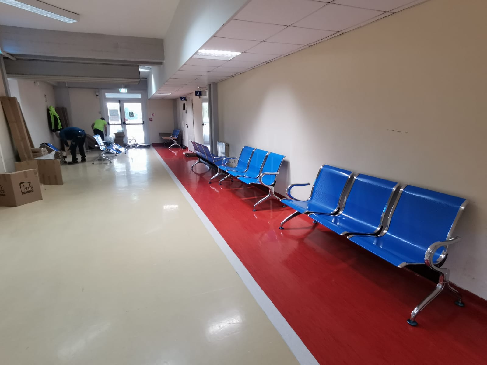 Lamezia Terme, all'Ospedale installazione nuove sedute