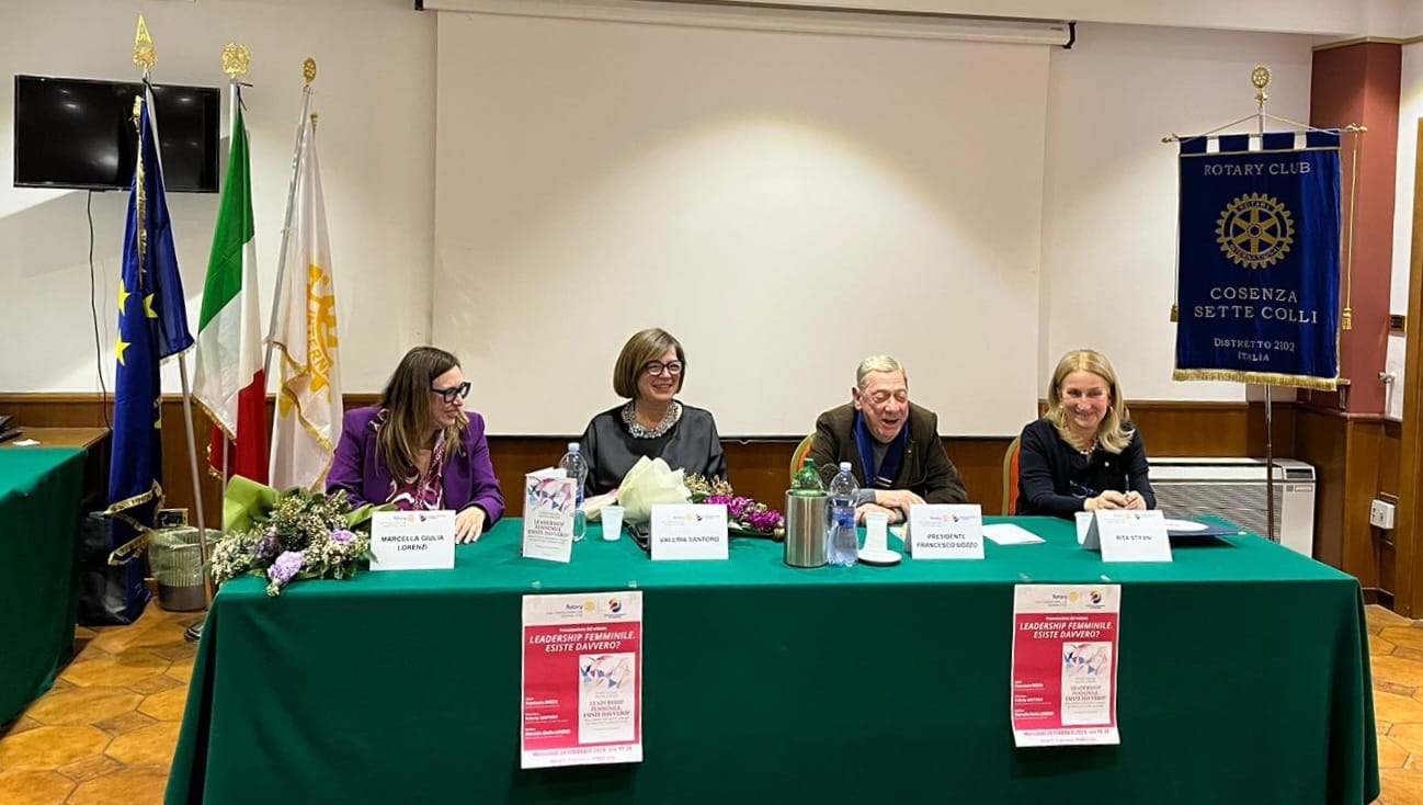 “Leadership femminile. Esiste davvero?”, presentato a Cosenza il libro di Valeria Santoro