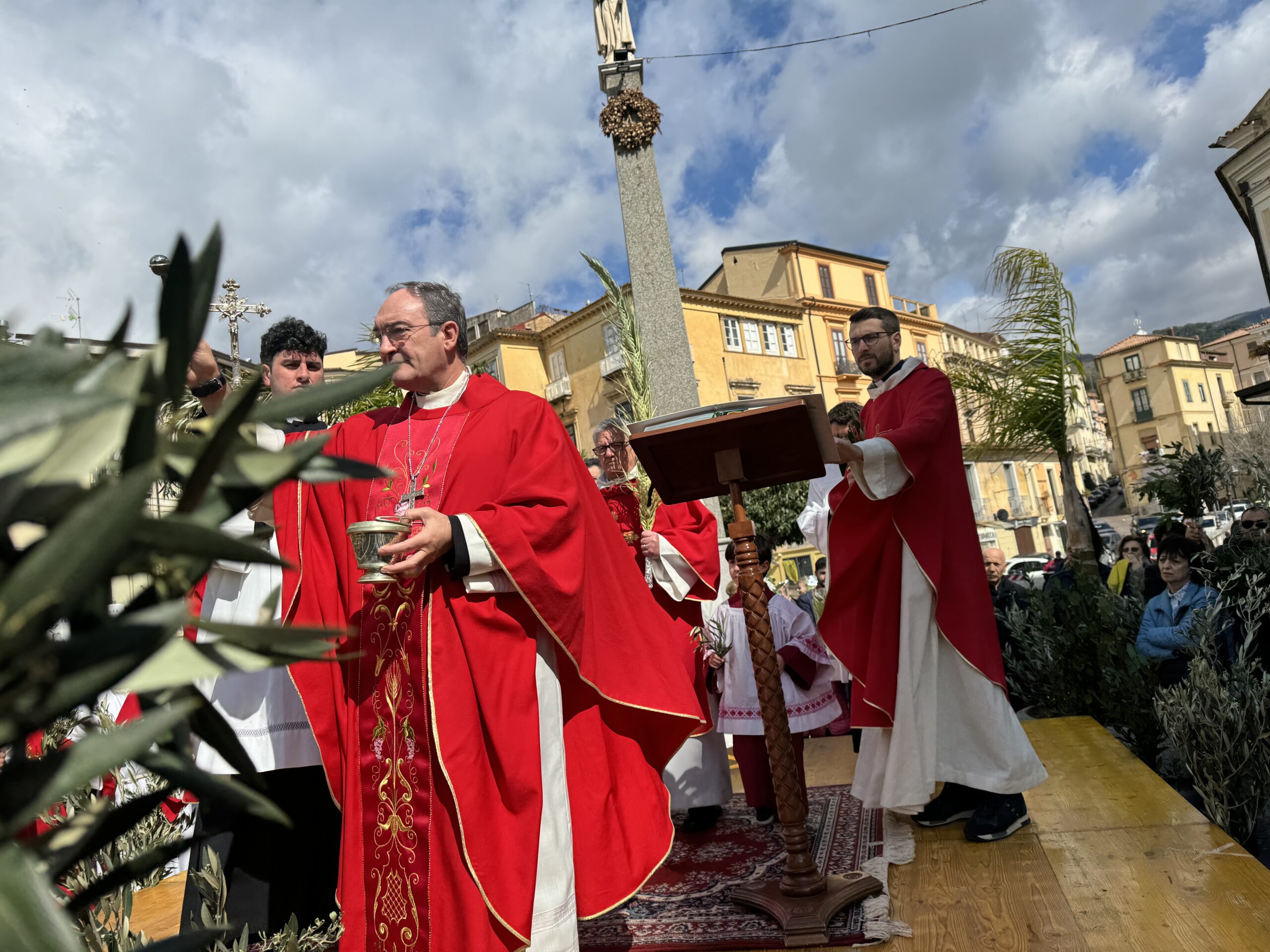 Il Vescovo Parisi celebra la Domenica delle Palme