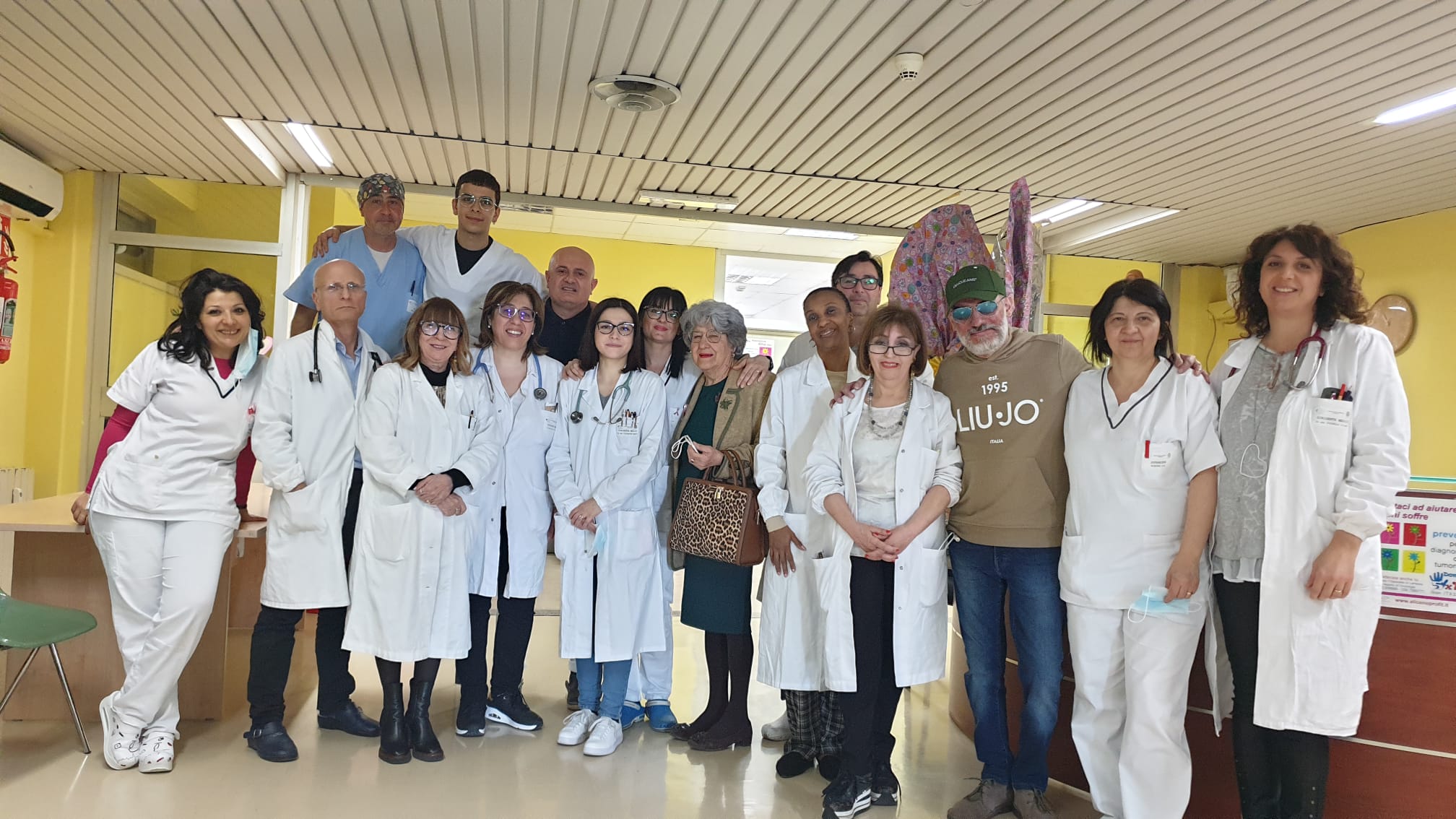 Lamezia Terme, giornata di solidarietà nel reparto di oncologia del “Giovanni Paolo II” in occasione della Pasqua