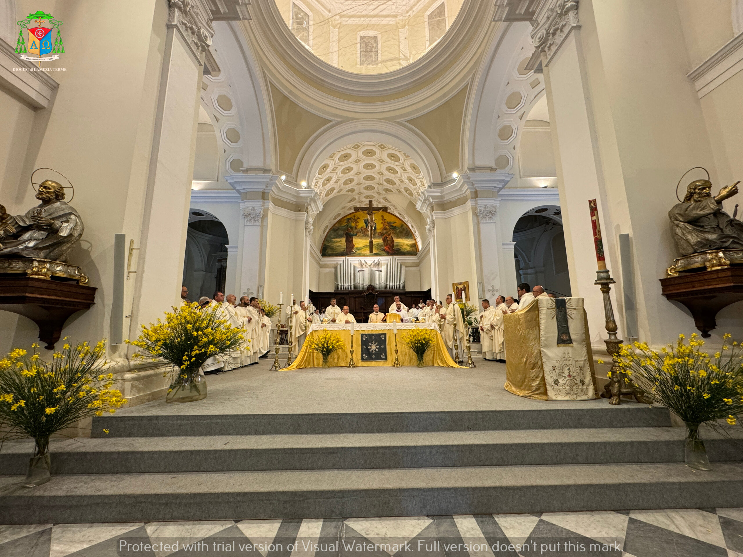 Lamezia, Corpus Domini: il vescovo Parisi presiede Messa e processione