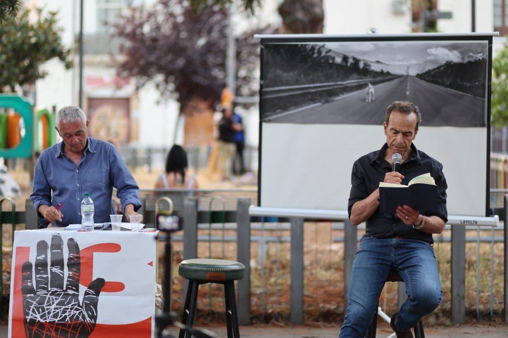 'Controvento' il nuovo libro di Attilio Bolzoni sul palco di Trame: mezzo secolo di racconti giornalistici da Palermo a Kabul