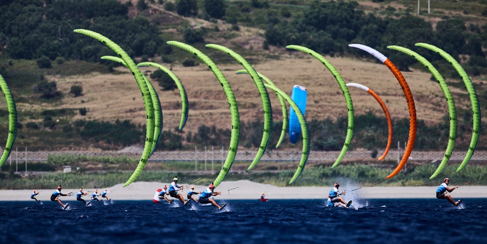 Spettacolare avvio dei Mondiali di Kitesurf a Gizzeria