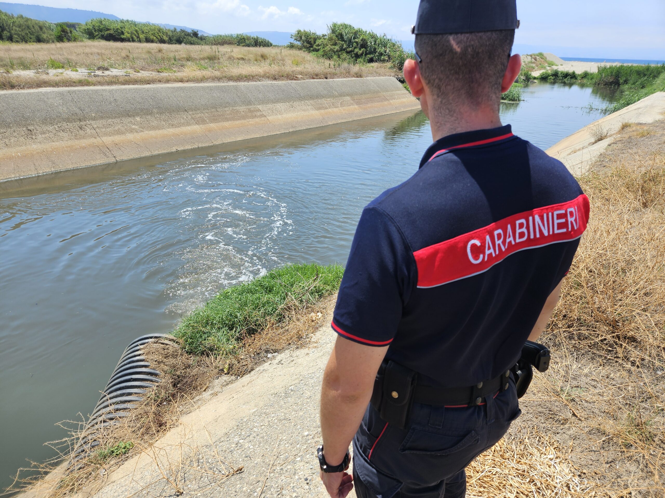 Ambiente, continuano i controlli nel catanzarese: a Lamezia sequestrato canalone industriale con sbocco nel Golfo di Sant’Eufemia