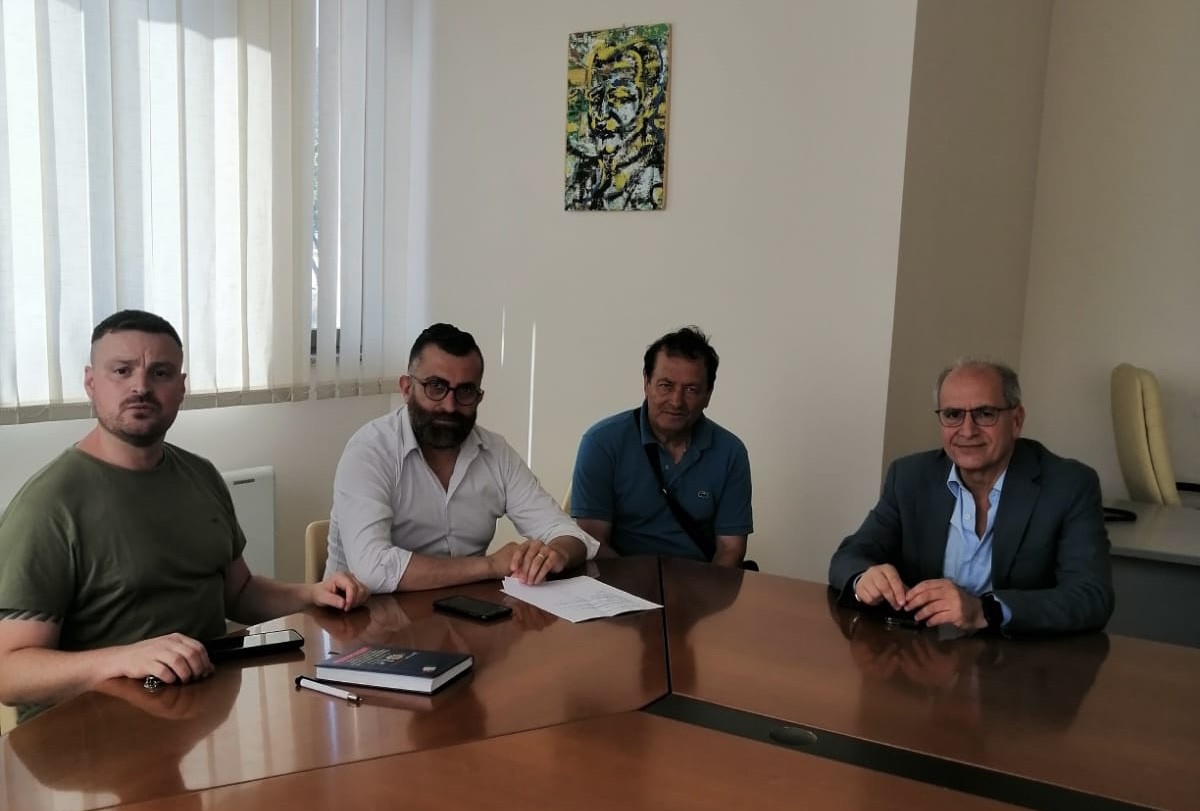 Massimo Cristiano a nome della comunità di Caronte incontra il Sindaco di Lamezia Terme