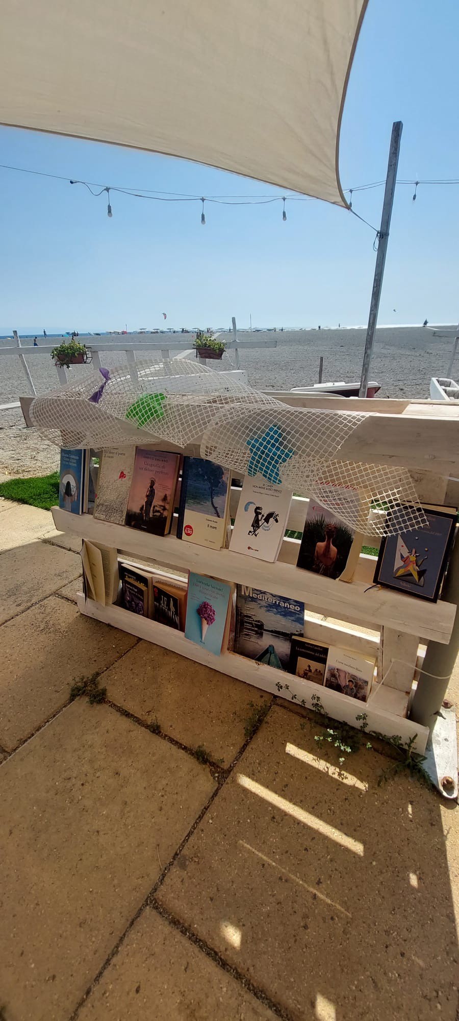 A Gizzeria Lido alla Baia di Eolo arriva il Bookcrossing