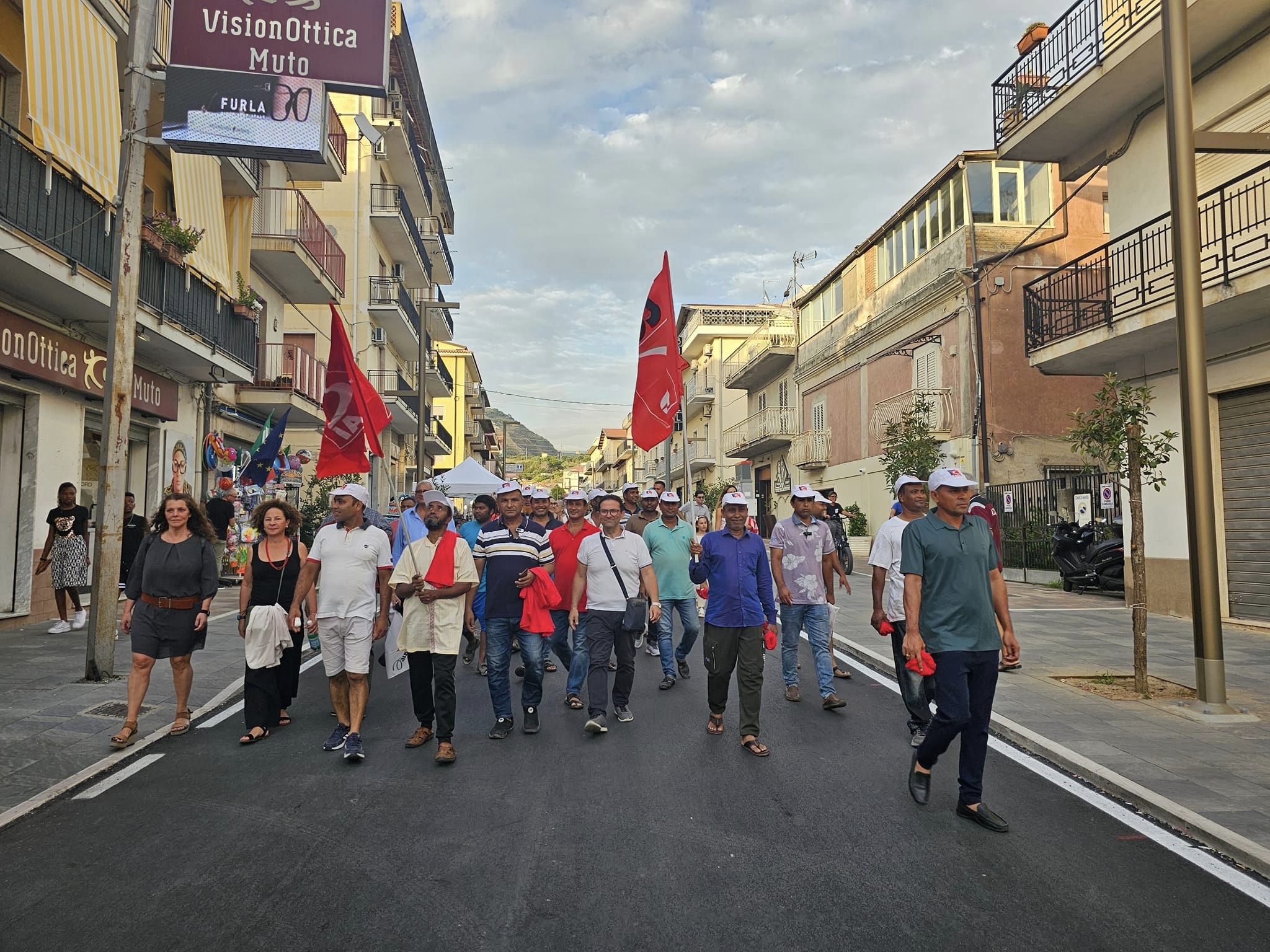 A Campora la Festa dei Popoli, qui 800 lavoratori stranieri lavorano regolarmente e vivono il territorio