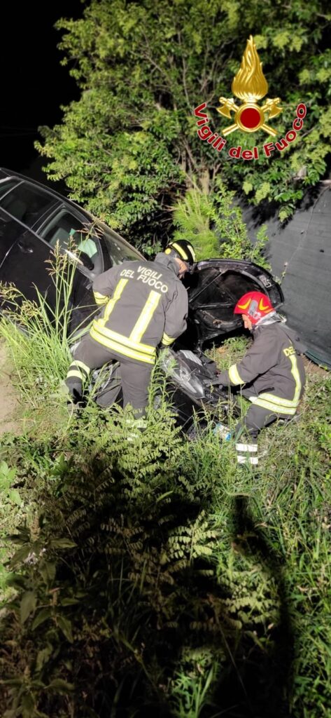 Vigili del Fuoco Incidente stradale a Isola di Capo Rizzuto, due feriti