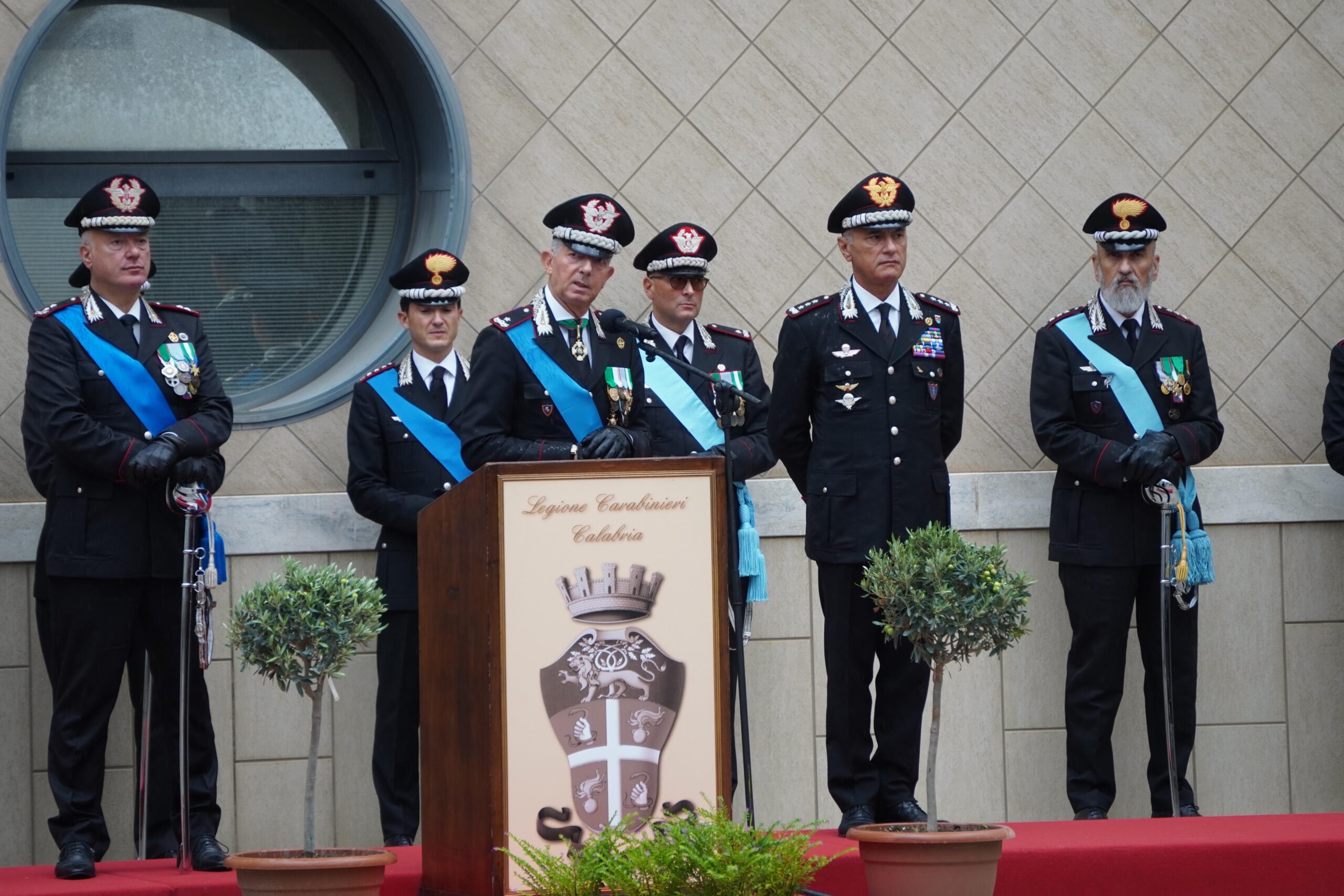 Avvicendamento al Comando Legione Carabinieri Calabria tra il Generale di Divisione Pietro Salsano e il Generale di Brigata Riccardo Sciuto