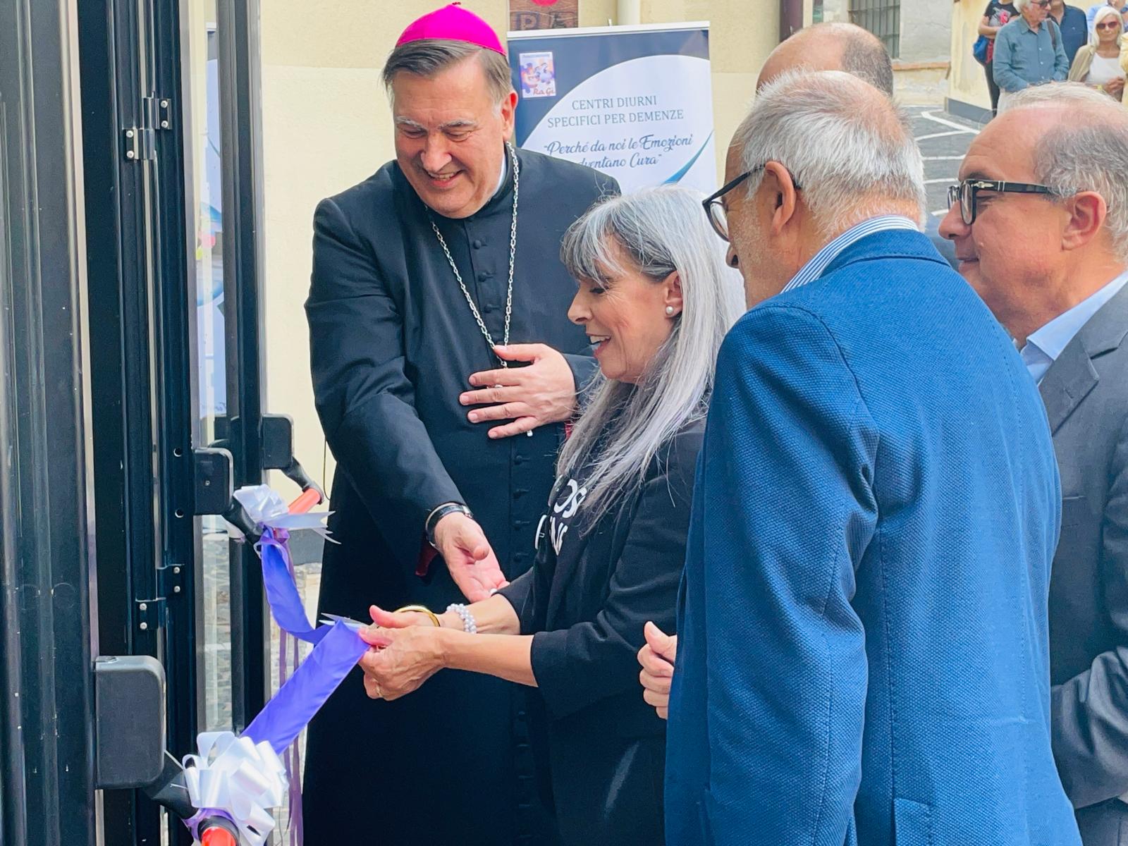 Alzheimer, inaugurato il nuovo centro diurno Ra.Gi. all’Umberto I a Catanzaro