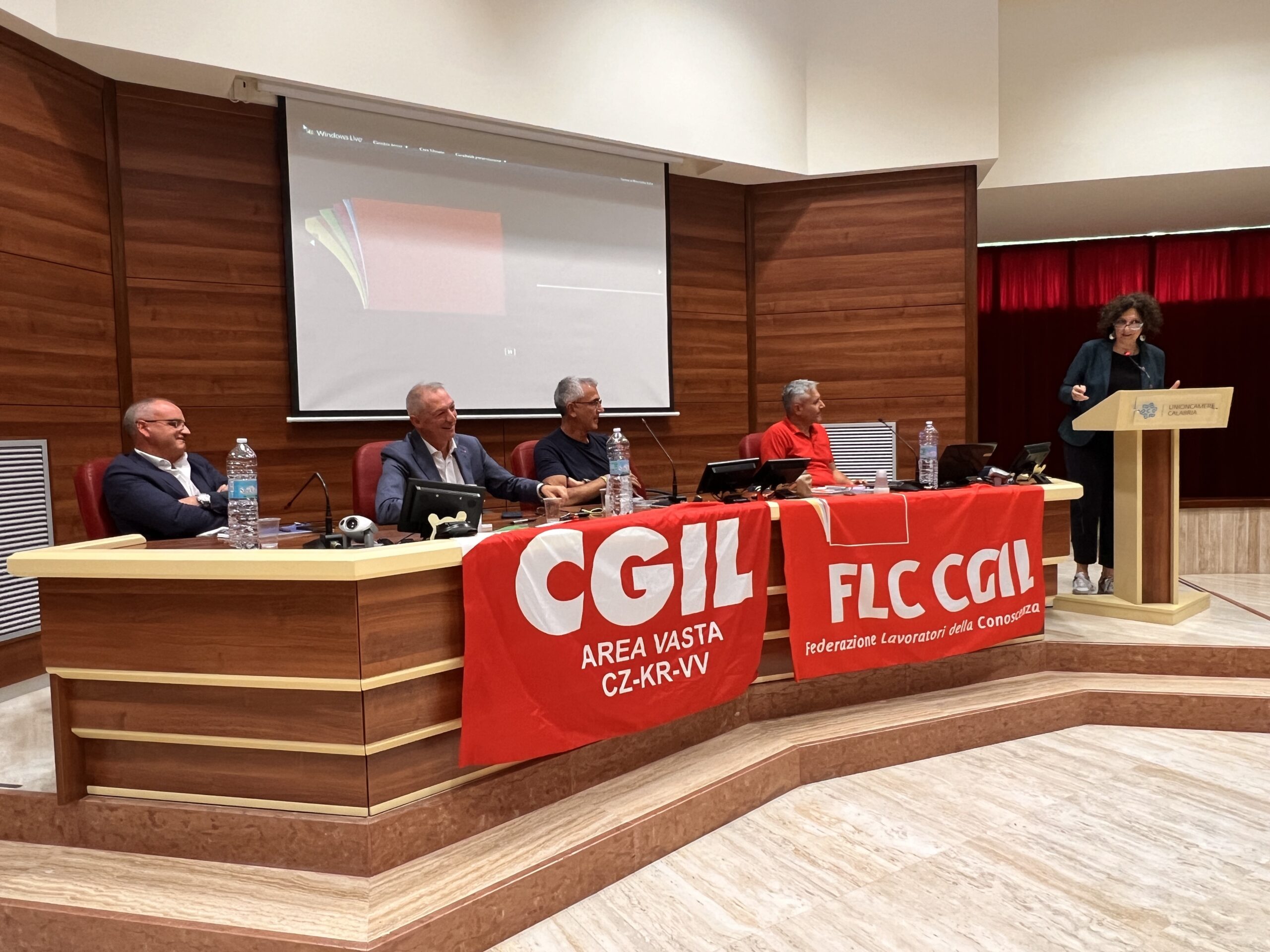 Autonomia Differenziata e istruzione. Dal personale, ai salari, al diritto allo studio la Cgil avverte: “Va cancellata”