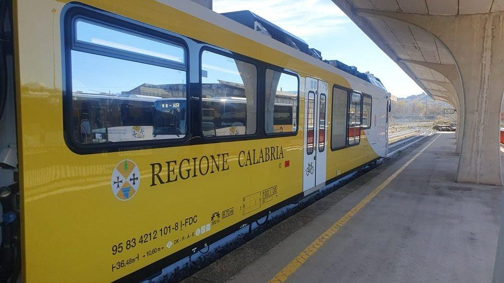 Nuovi Treni Stadler sulla tratta Cosenza-Rogliano: migliori comfort e maggiore Sicurezza per l'Anno Scolastico 2024