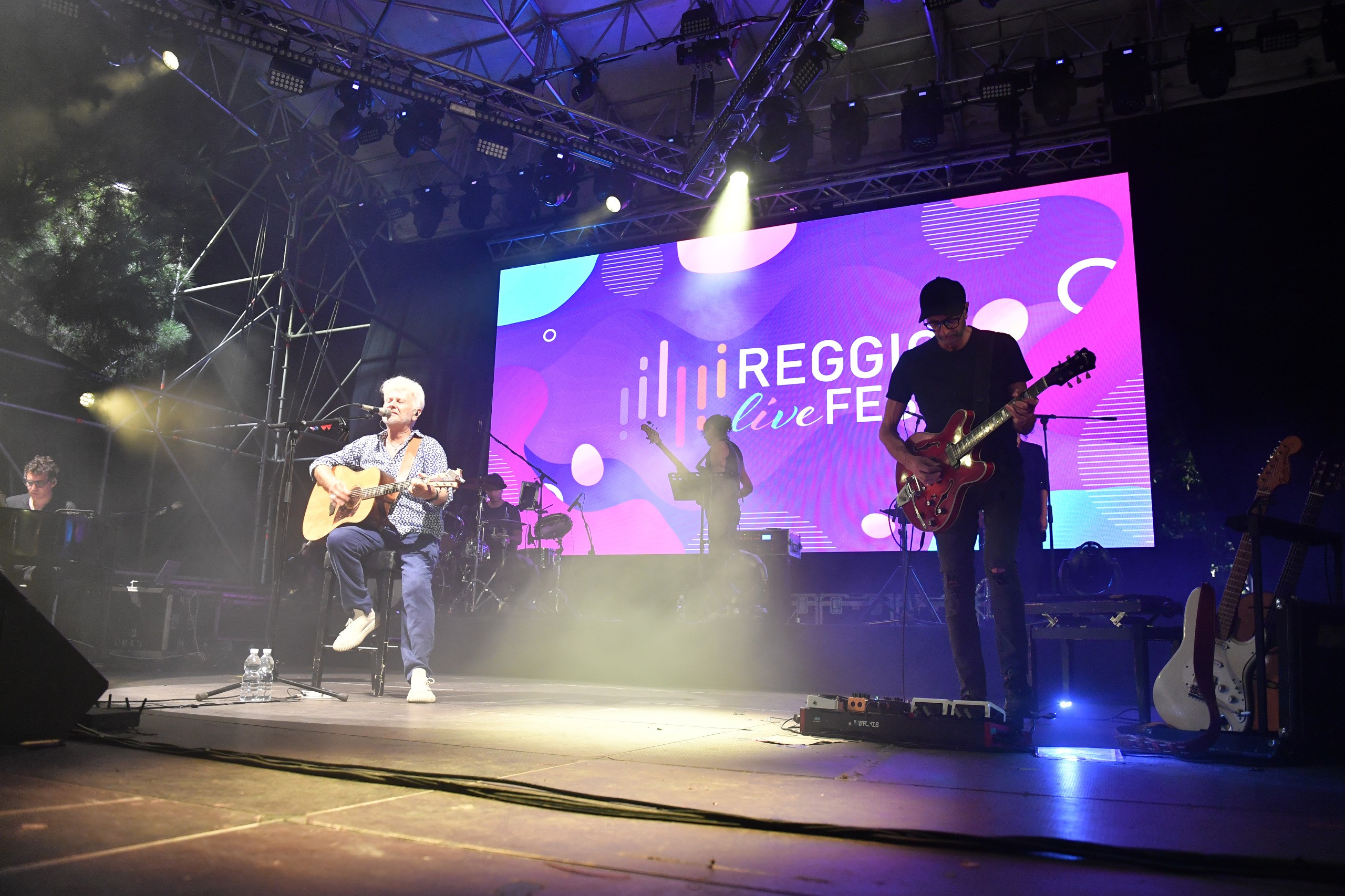 Un intramontabile Ron emoziona Reggio Calabria: in migliaia sul Lungomare per il secondo evento del Reggio Live Fest