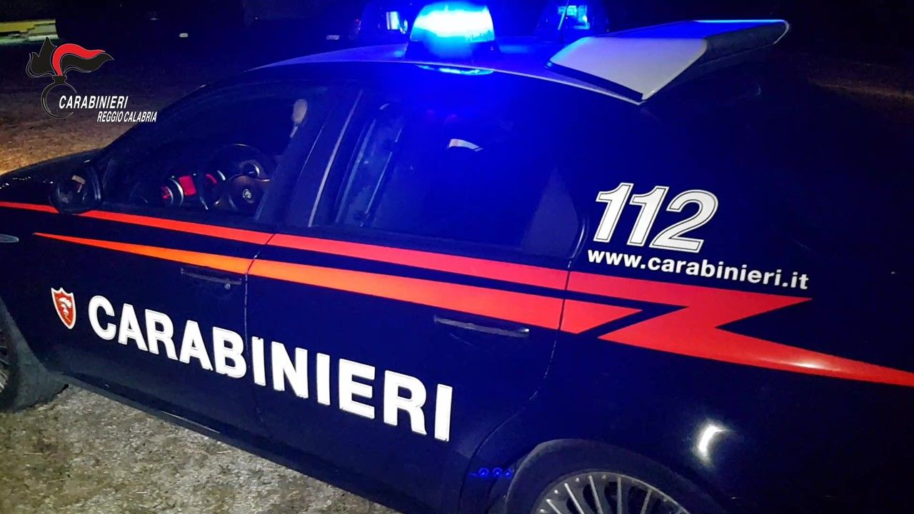 Nella piana di Gioia Tauro controlli carabinieri, chiusa sala slot abusiva e denunciate 5 persone per violazione normativa ambiente