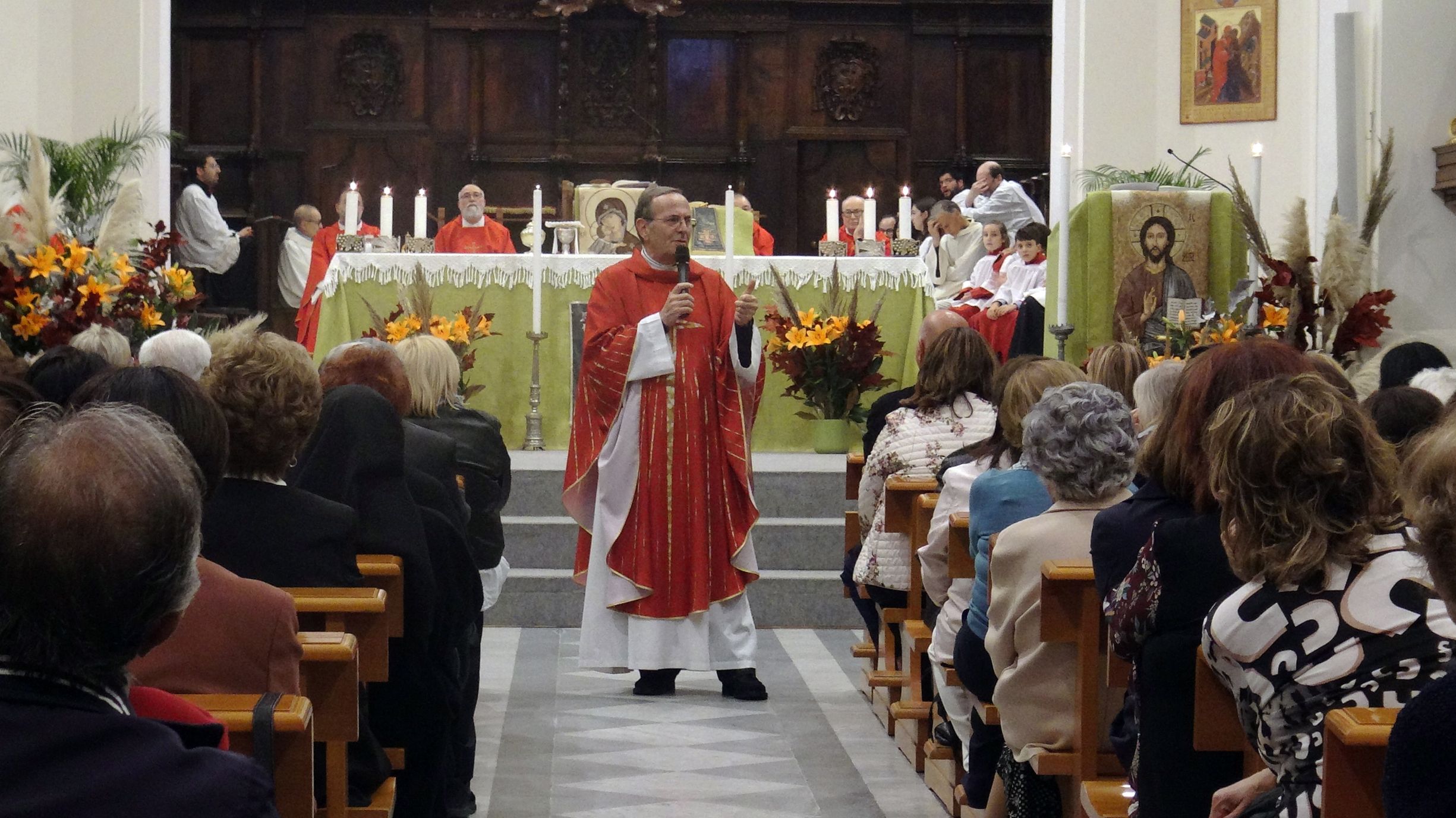 Lamezia, festeggiato in Cattedrale il 40° anniversario di ordinazione sacerdotale di don Giancarlo Leone