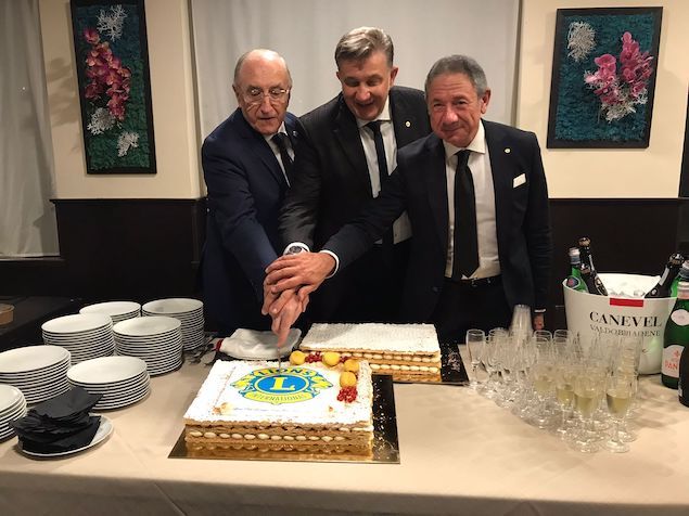 Cerimonia del Passaggio di Campana del Lions Club Lamezia Terme. Davide Gambarotti ha ufficialmente assunto il ruolo di Presidente Incoming