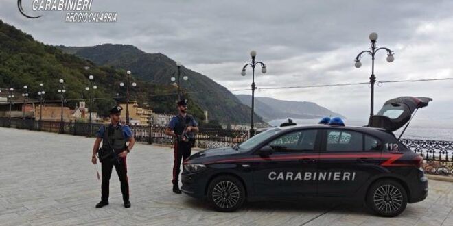 Bagnara Calabra, spacciavano sulla spiaggia, due arresti