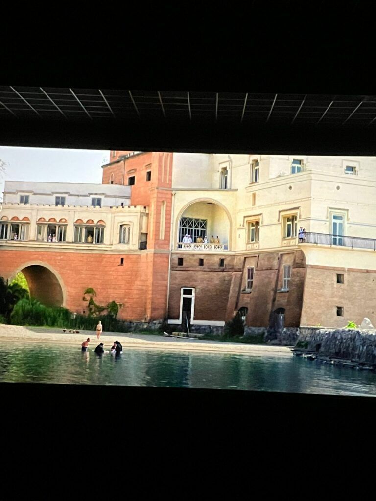 Parthenope di Paolo Sorrentino! 'Cosa stai pensando?'