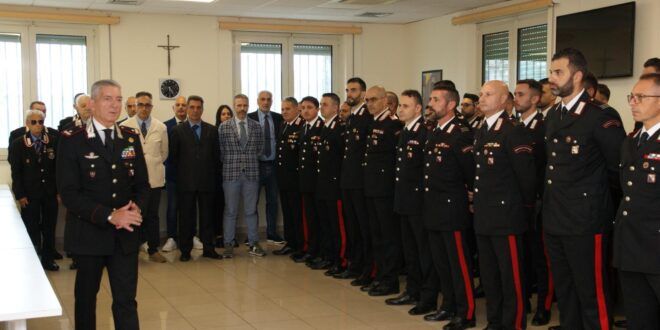 Il Generale di Brigata che guida la Legione Calabria in visita al Gruppo di Locri