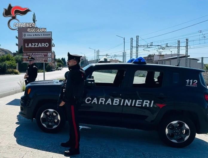 Si invaghisce del proprio dentista e lo perseguita, arrestata 52enne nel reggino