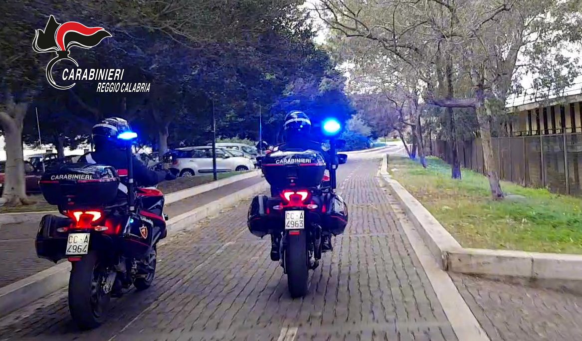 Reggio Calabria, i carabinieri sgominano banda di ladri di auto e in appartamento, sei arresti