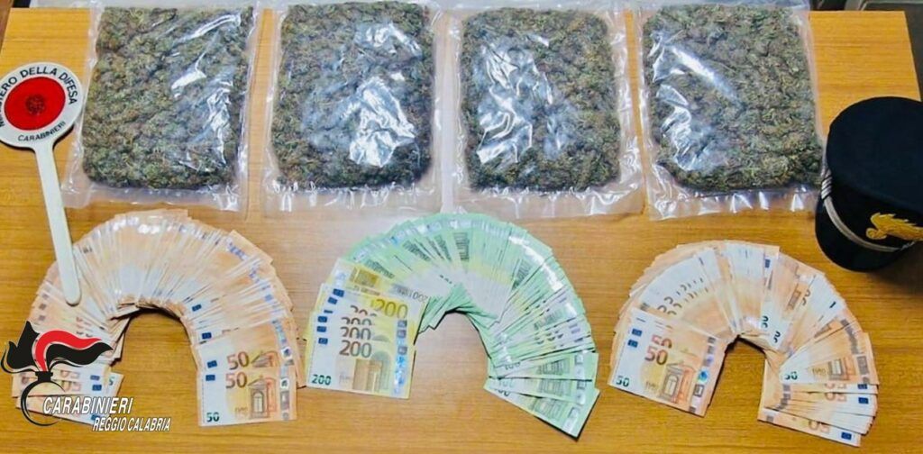 Operazione antidroga a Bagnara Calabra: sequestrato un chilo di marijuana e 37.000 euro in contanti, tre arresti