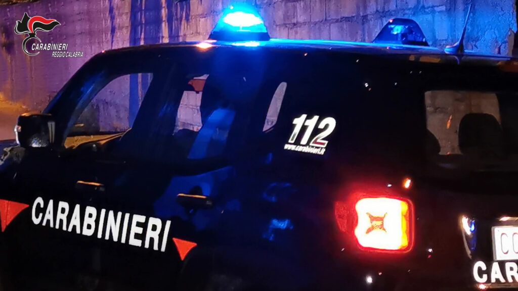 Taurianova, abusi e violenze nei confronti della moglie e dei figli, divieto di avvicinamento per un 45enne