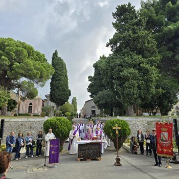 Commemorazione dei Defunti, il vescovo Parisi: “Il Signore ha immesso nella nostra vita il principio della speranza”