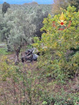 Due ragazze muoiono in incidente stradale a San Pietro a Maida, feriti tre ragazzi