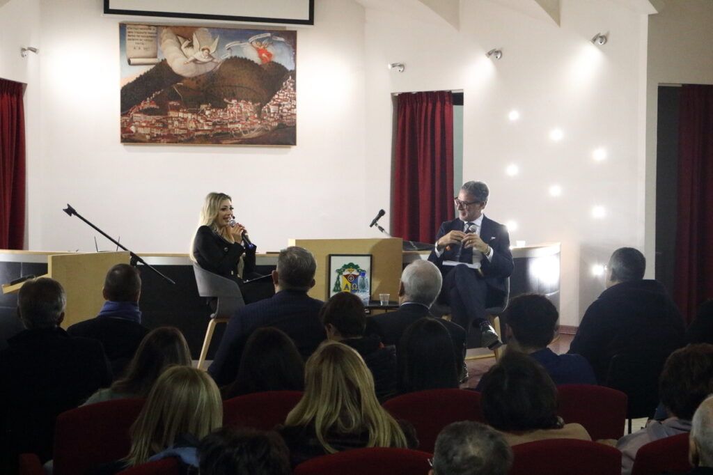 Lamezia, presentato «Memorie di viaggiatori nel lametino», nuovo libro di Raffaele Gaetano