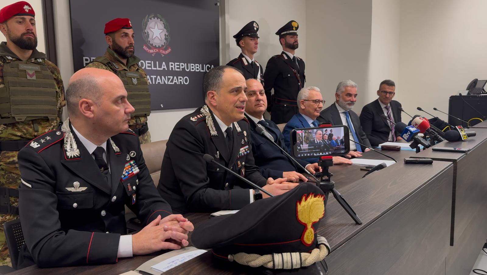 Operazione dei carabinieri su costa jonica, 44 arresti