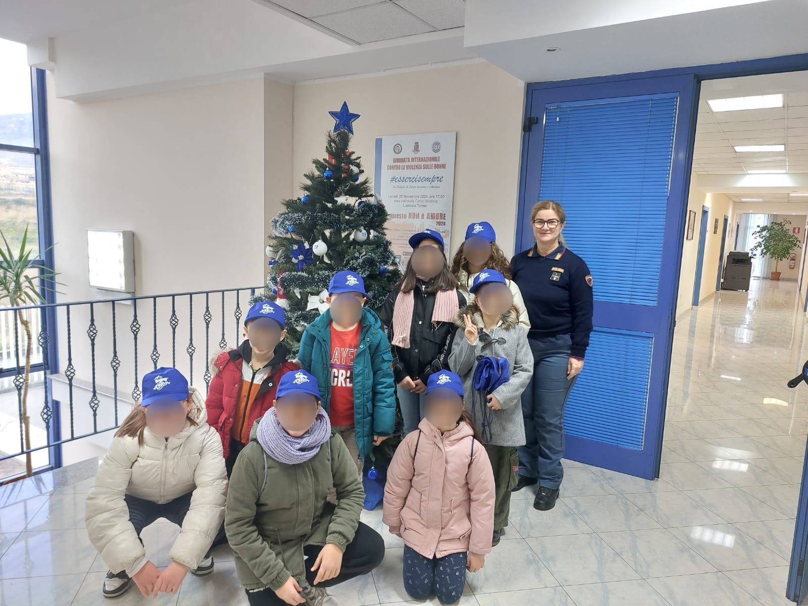 Lamezia, gli Araldini in visita al Commissariato di Polizia